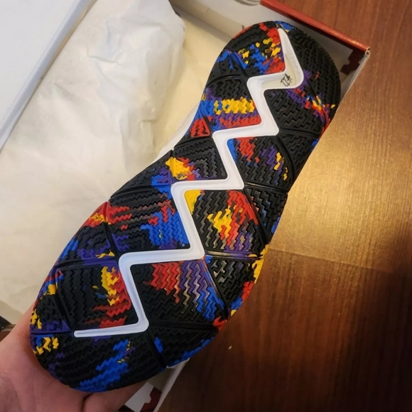 Size 11 Nike Kyrie NCAA Tournament 2018